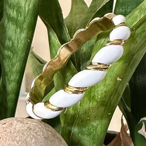 18k gold and enamel  Bangle Bracelet